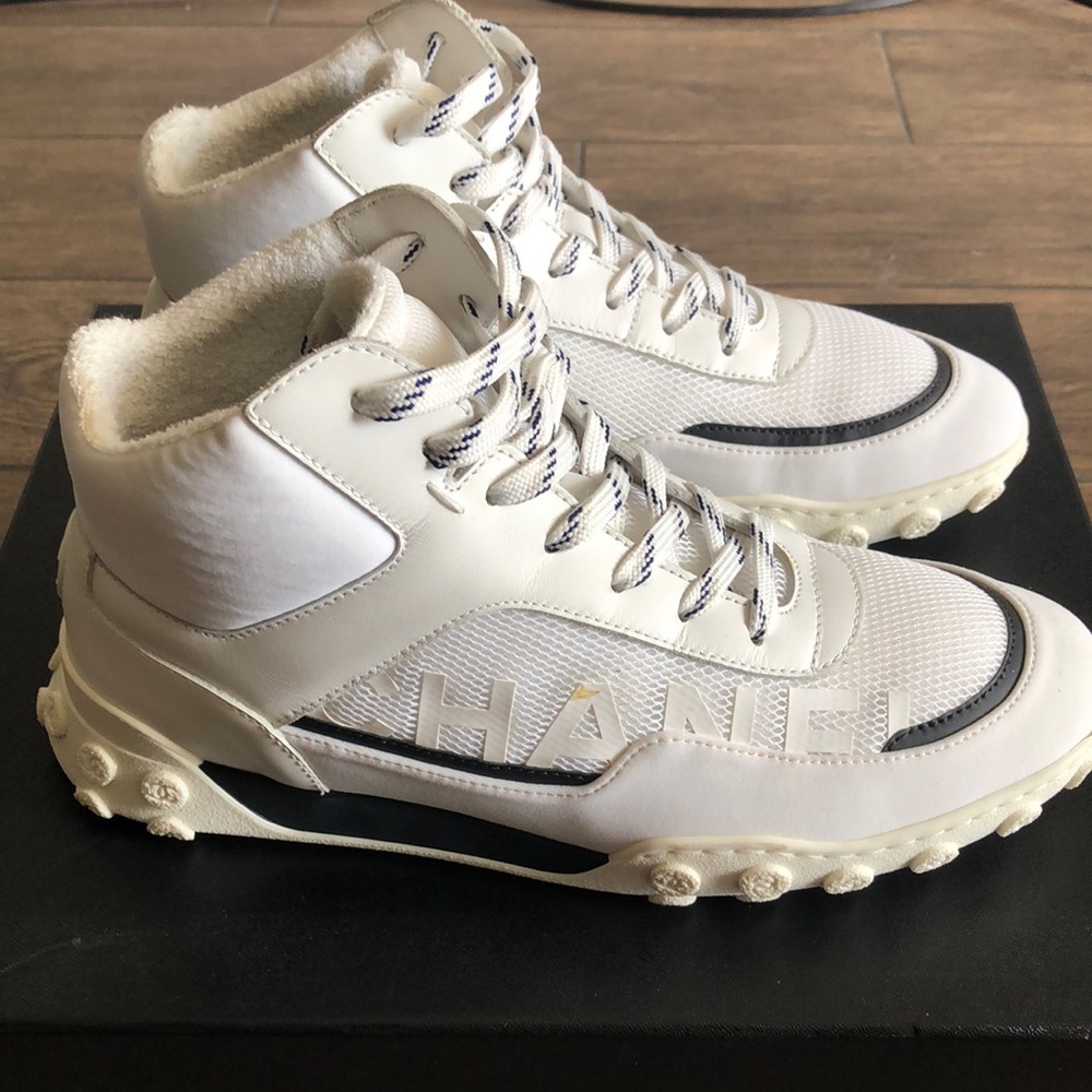 CHANEL 19C WHITE/NAVY